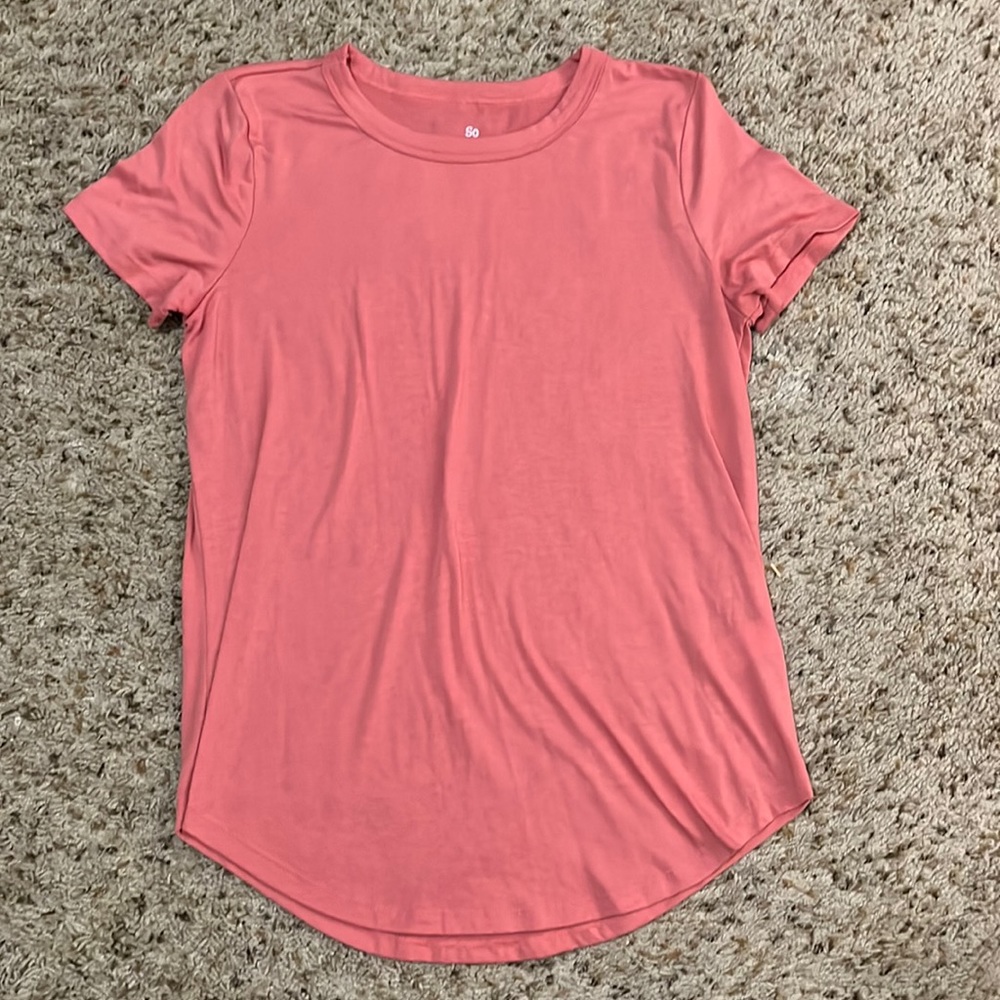 SO | Women’s XS | Dark Coral Pink in Color | T-Shirt |